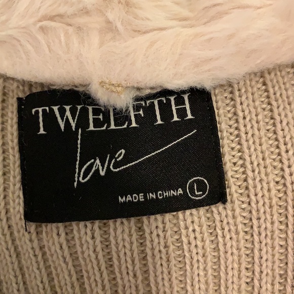 Vest - Picture 2 of 6